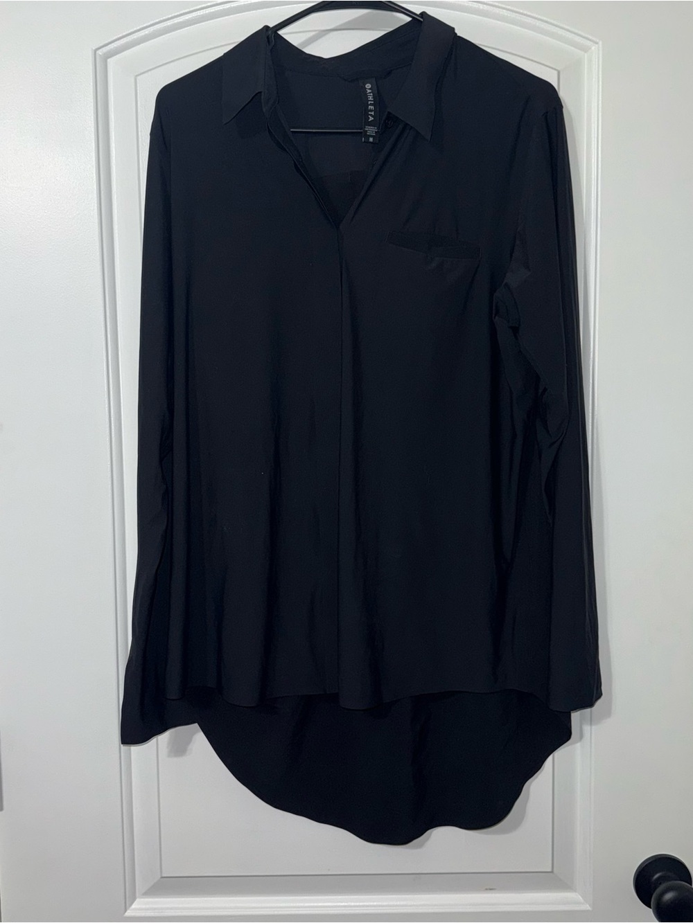 Athleta Urbanite Long Sleeve Top Black Button Down Blouse Women’s Size Medium